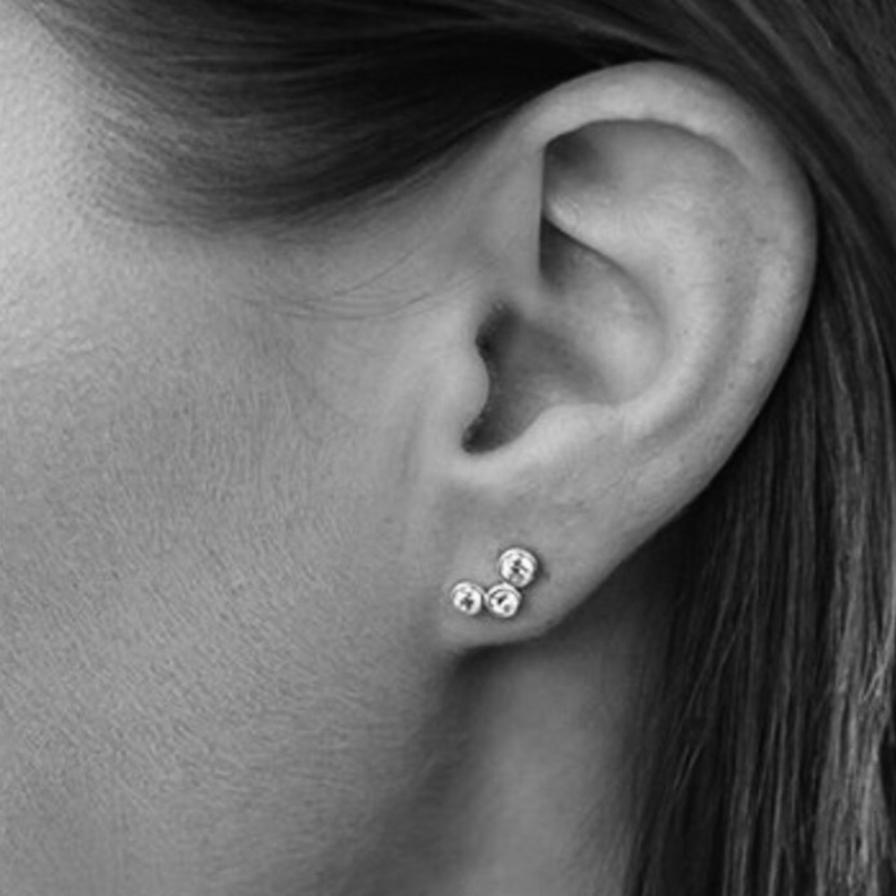 ✨✨NEW✨Silver Crystal Austrian Bezel Earrings✨